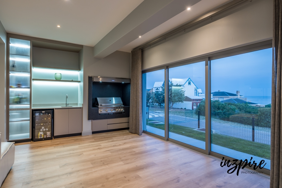4 Bedroom Property for Sale in Glentana Western Cape